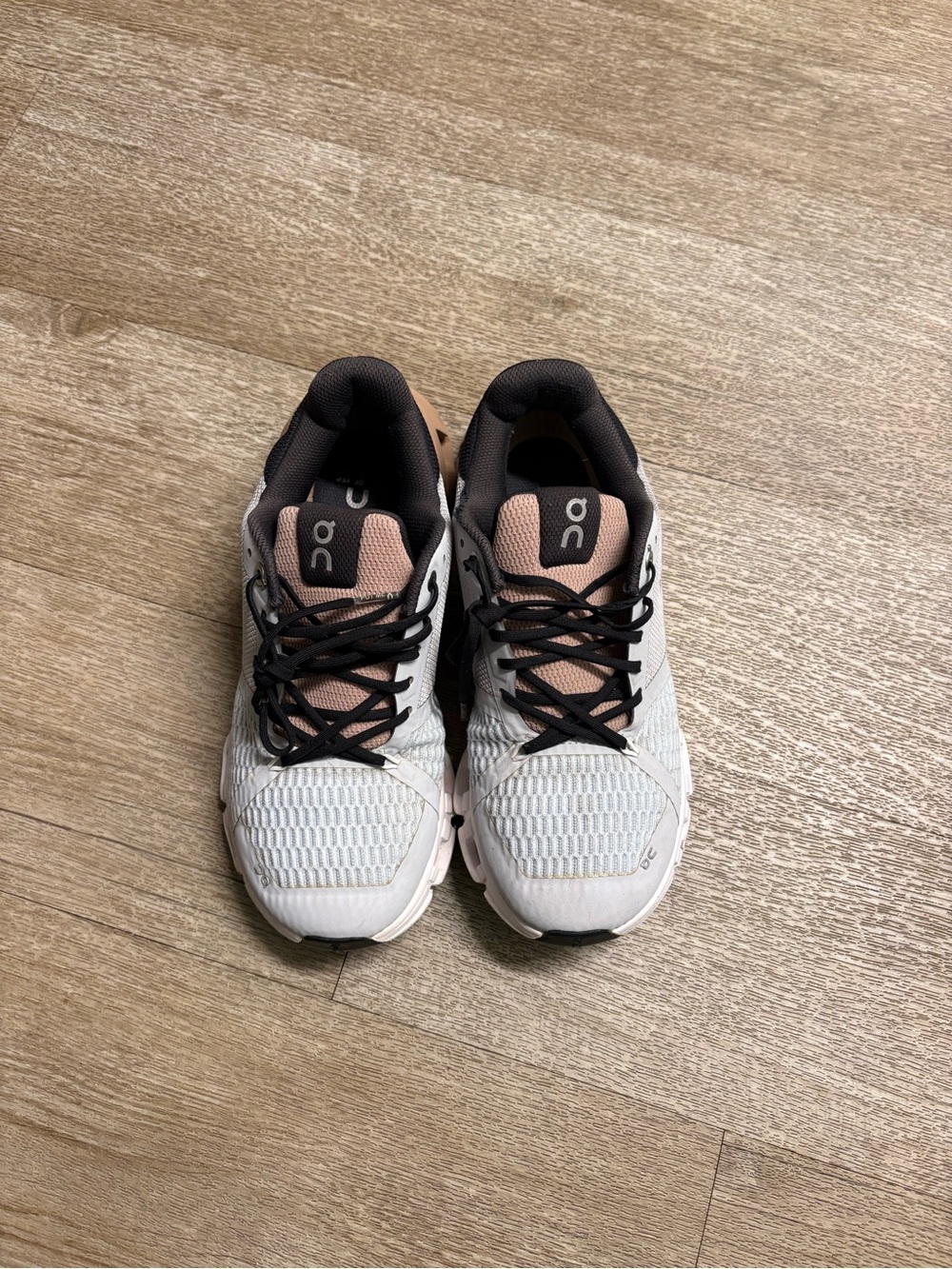 ON RUNNING WOMENS CLOUDFLYER SNEAKERS SIZE 8